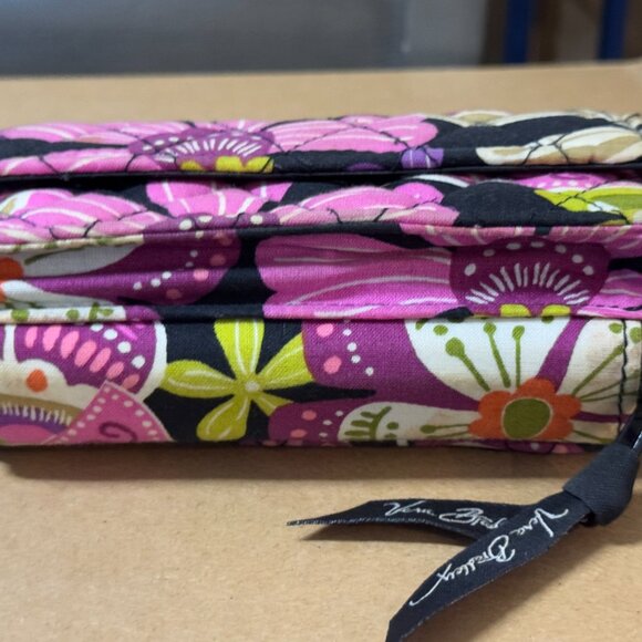 Vera Bradley Pirouette Pink Quilted Floral Wallet Wristlet Like New - Picture 7 of 7